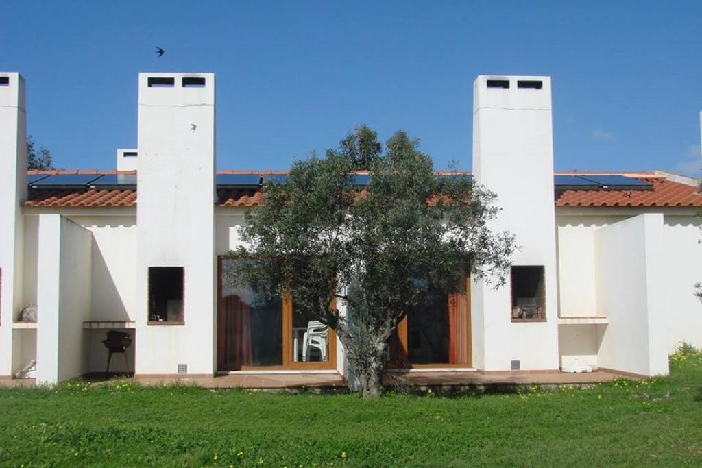 Parque De Campismo Da Ilha Do Pessegueiro Hotel Порту Кову Екстериор снимка