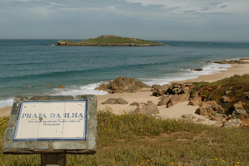 Parque De Campismo Da Ilha Do Pessegueiro Hotel Порту Кову Стая снимка