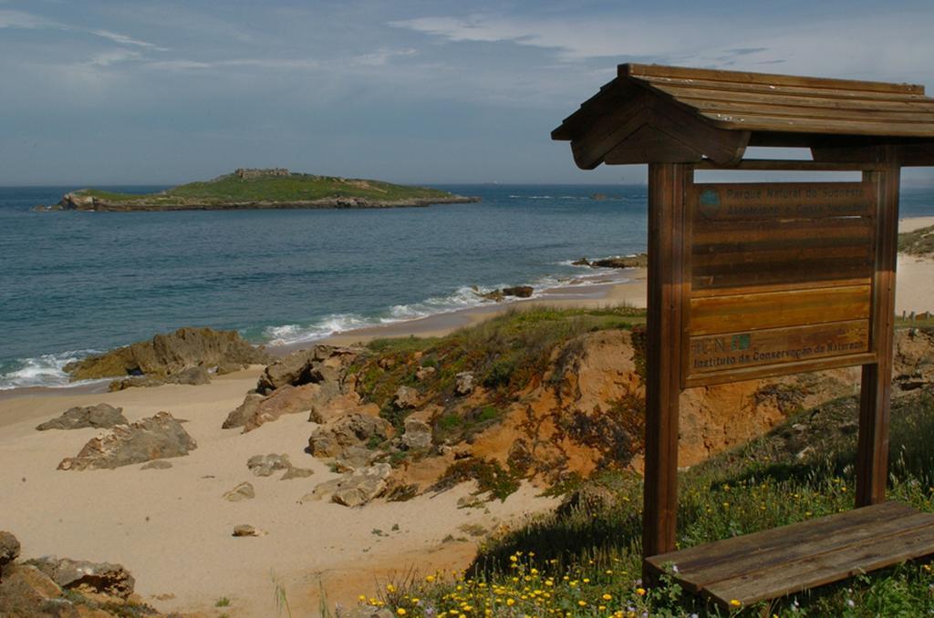 Parque De Campismo Da Ilha Do Pessegueiro Hotel Порту Кову Стая снимка